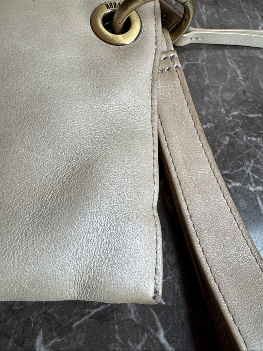 Hobo Vida Cream Wristlet Clutch - Picture 6 of 11